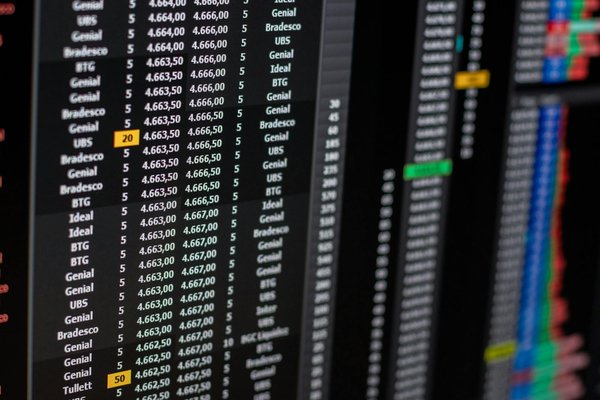 Devenir carreleur : guide ultime pour réussir dans ce métier