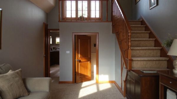 Découvrez les avantages d'une cabine insonorisée sous escalier